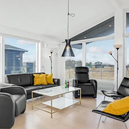 Amazing In With Kitchen Holiday home